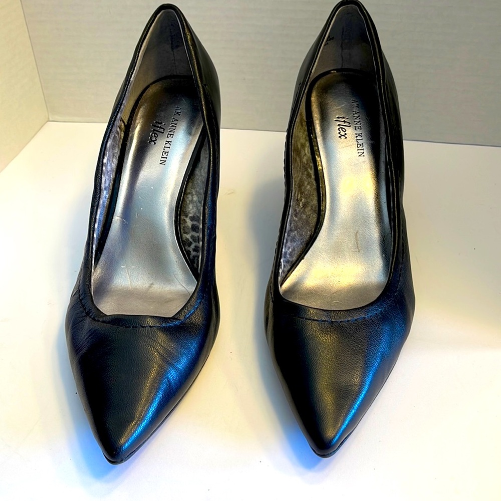 Women’s  Anne Klein black heels size 10M